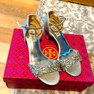 BADGLEY MISCHKA silver kitten heal shoe- size 7